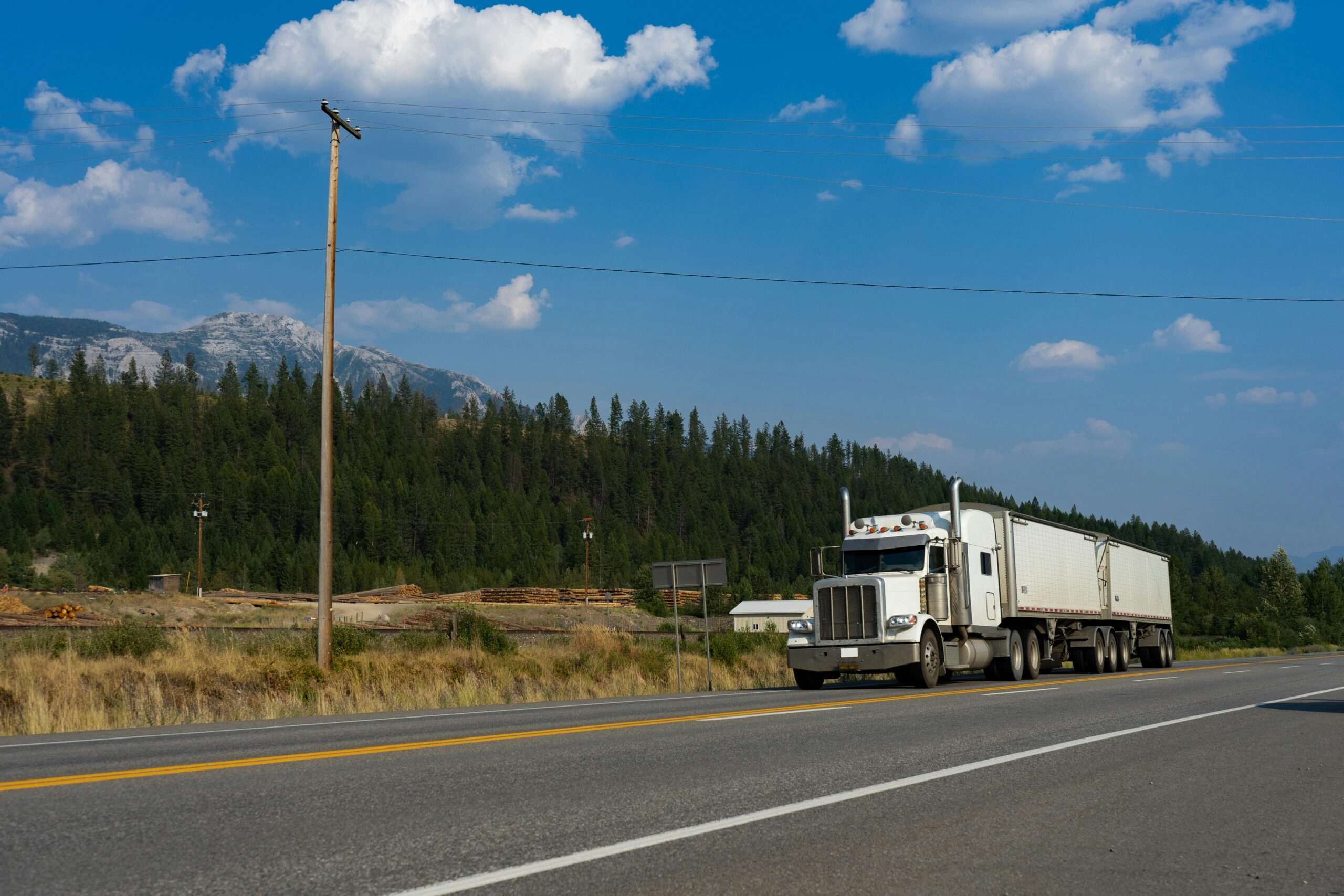 Top 8 Trucking Companies in Charlotte Hiring Experienced OTR Drivers